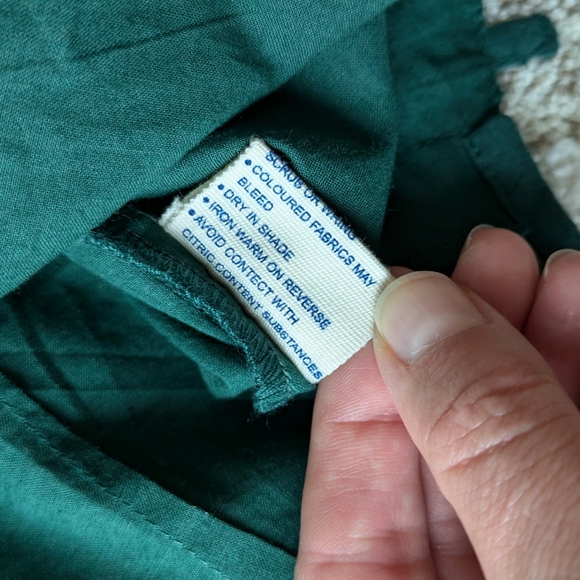 Gulāal Crop Eyelet Top - Picture 5 of 8